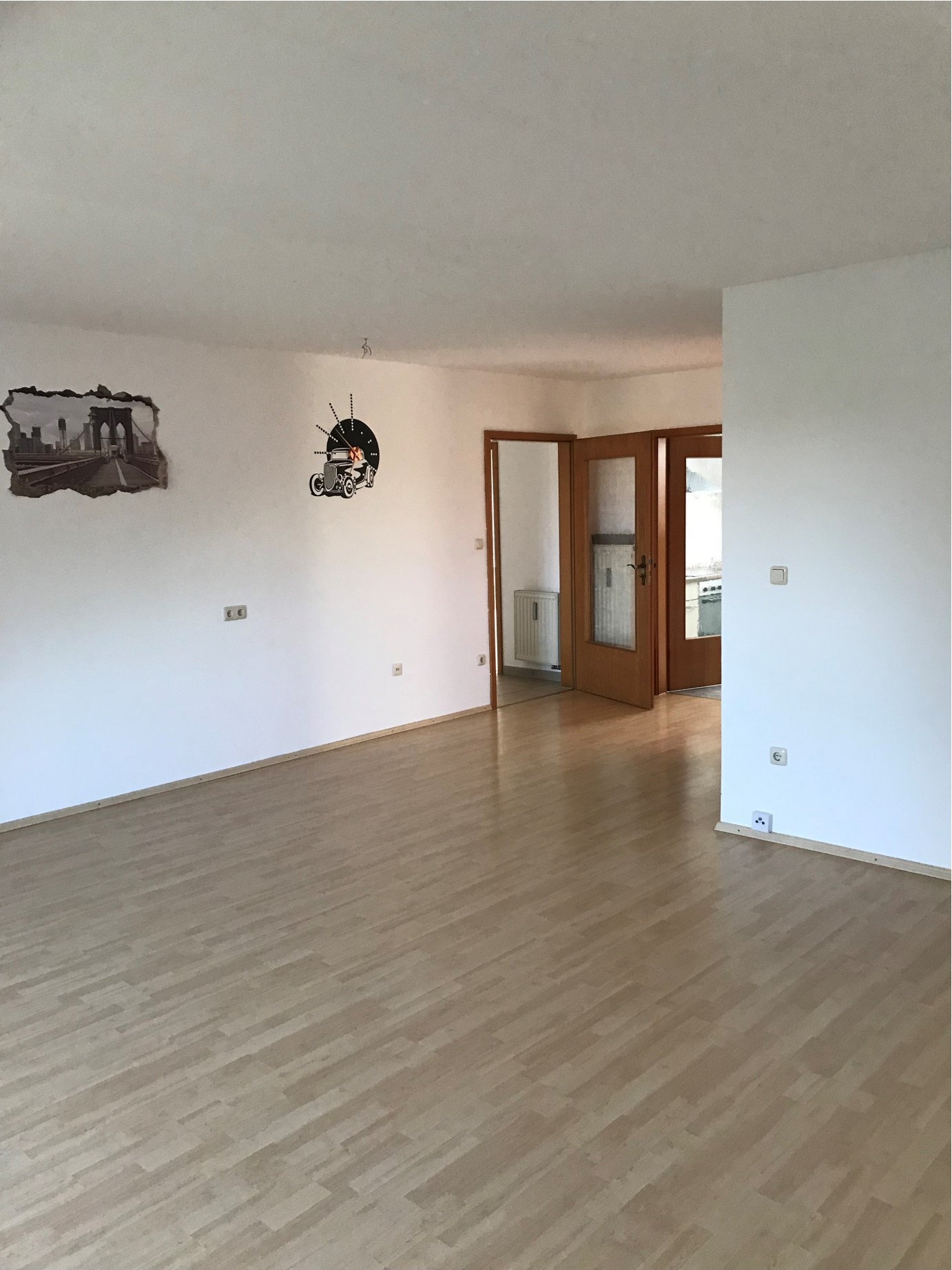 Wohnzimmer zur Türe